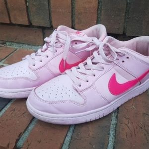 Triple Pink low dunks womens Size US 8.5